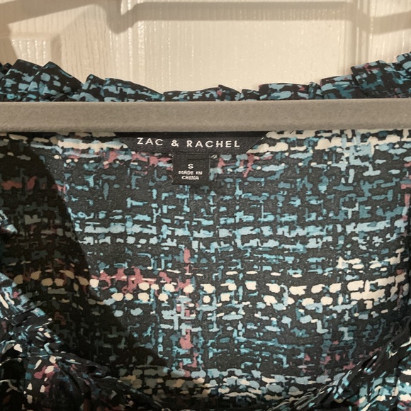 Zac & Rachel Multicolor Abstract Pattern Top - Picture 2 of 4